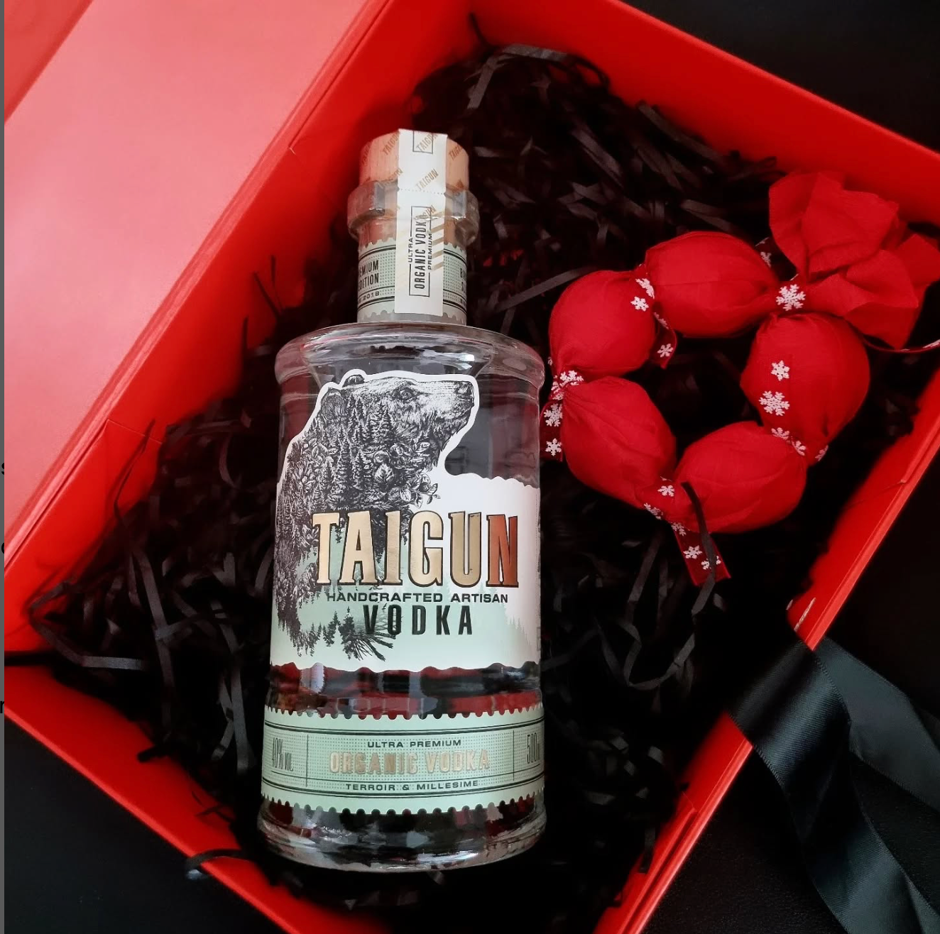 Taigun + Cocktail Mixers Gift Box